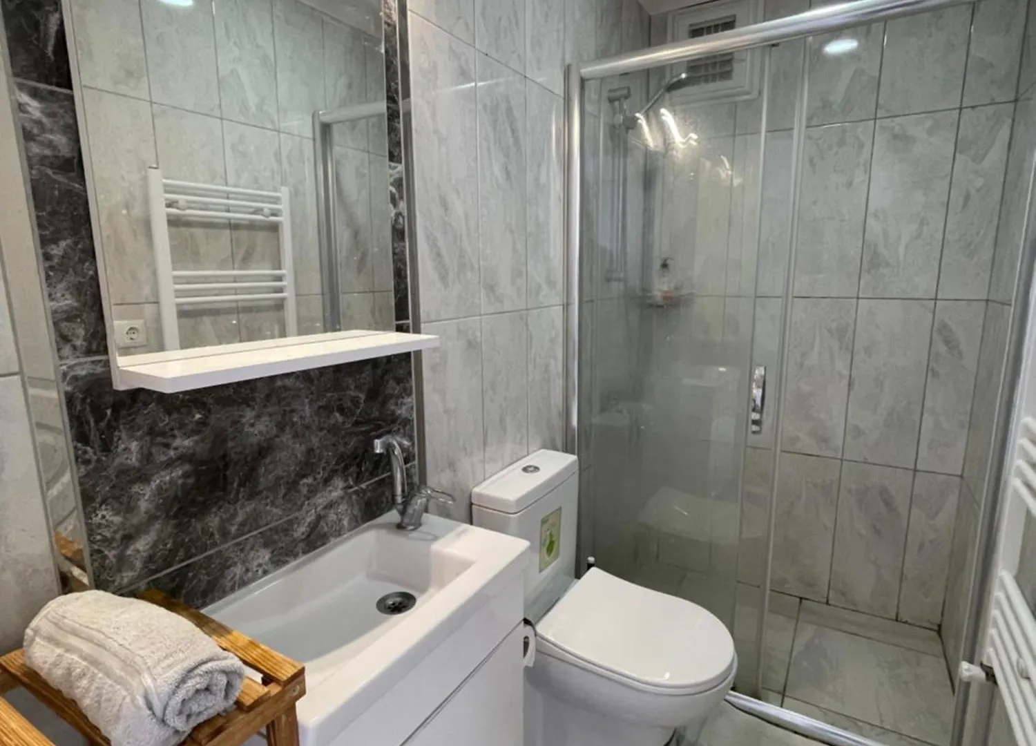 Pine Valley Home & Levent Metro Istanbul 0*,